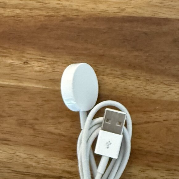 Apple Watch Magnetic Charger USB-A 1M White/White A1768 Genuine OEM USED Tested - Picture 4 of 7